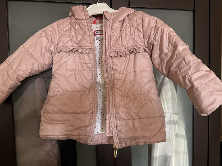 Курточка на дівчинку