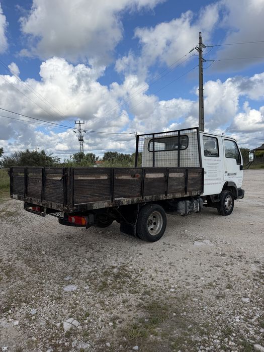 Nissan Cabstar E120 ( Com Avaria )