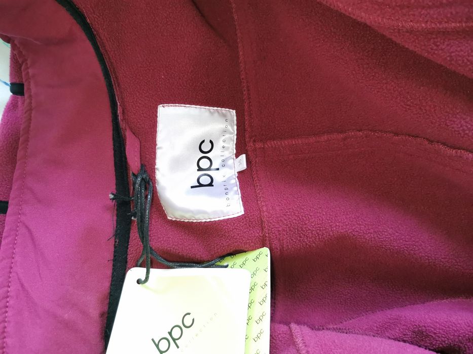 Wyprzedaż Dłuższy płaszczyk softshell bpc 36 z kapturem z metką