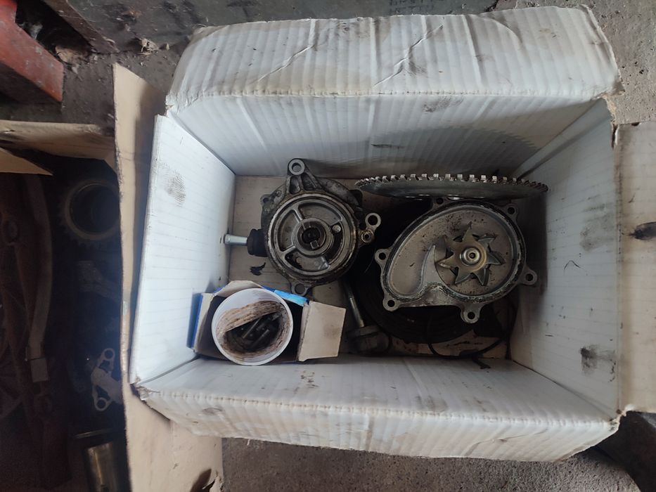 Разобранный мотор Субару Форестер 2.0 диз.