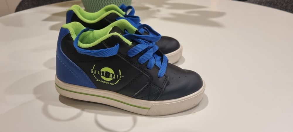 Tenis  com rodas  skate-mate