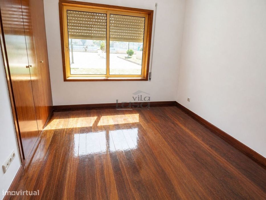 T2 Rua da Bélgica totalmente renovado, com 2 frentes, lugar de garagem