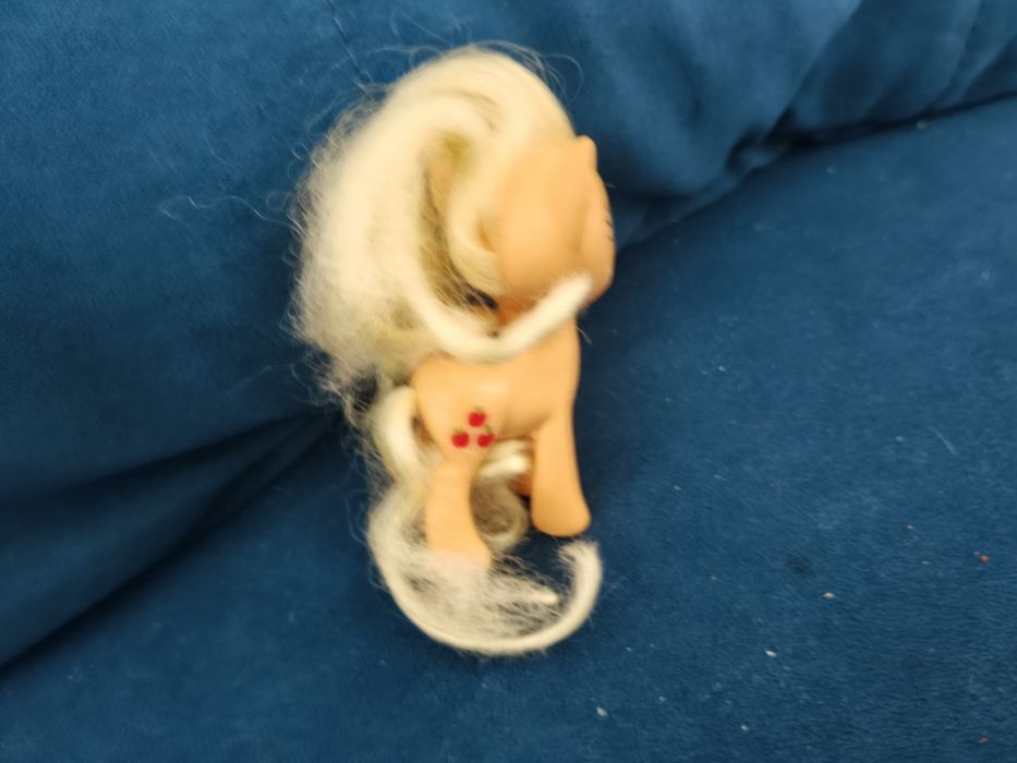My Little Pony Applejack wyprodukowana przez Hasbro.