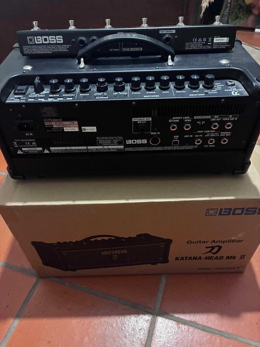 Amplificador Boss Katana Head MKII 100 W + Pedal Boss GA-FC-EX