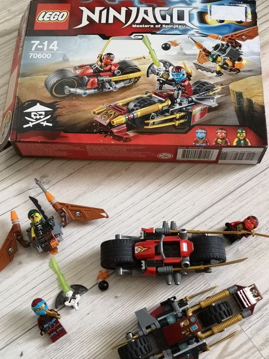 Lego Ninjago Погоня на мотоциклах 70600