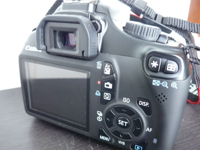 Canon 1100D + EF-S 18-55 III