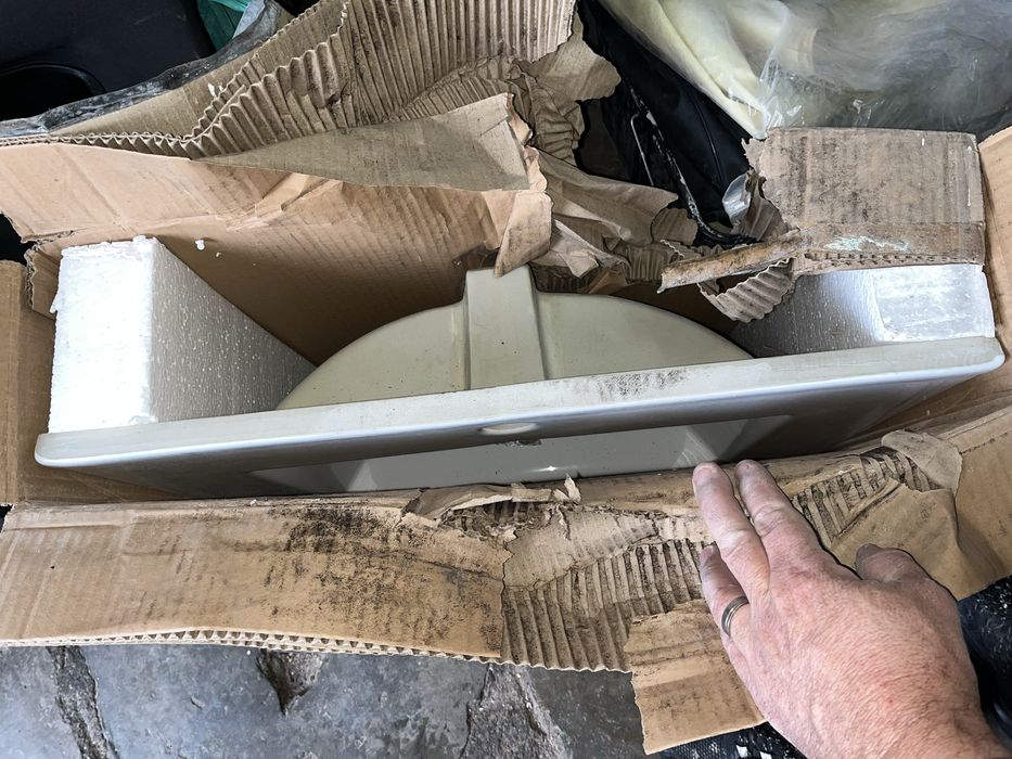 Lavatorio novo de encastrar branco