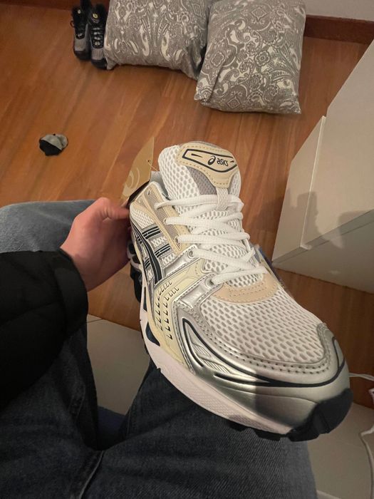 Asics gel kayano brancos e pretos