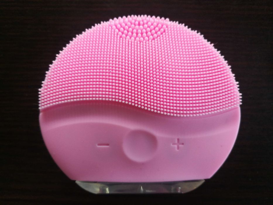 Aparelho de limpeza facial e antienvelhecimento