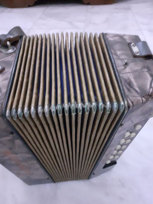 Acordeon hohner excelente som