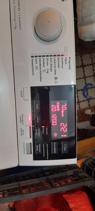 Máquina lavar roupa AEG