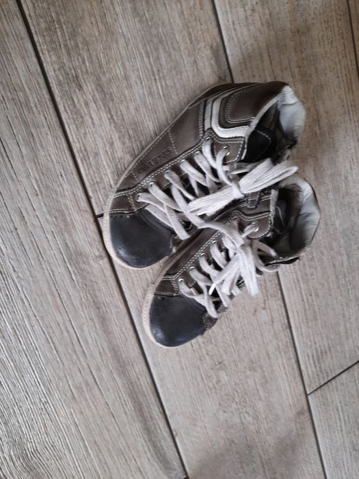 Buty chłopięce sprzedam