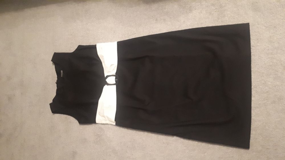 Sukienka firmy Bialcon