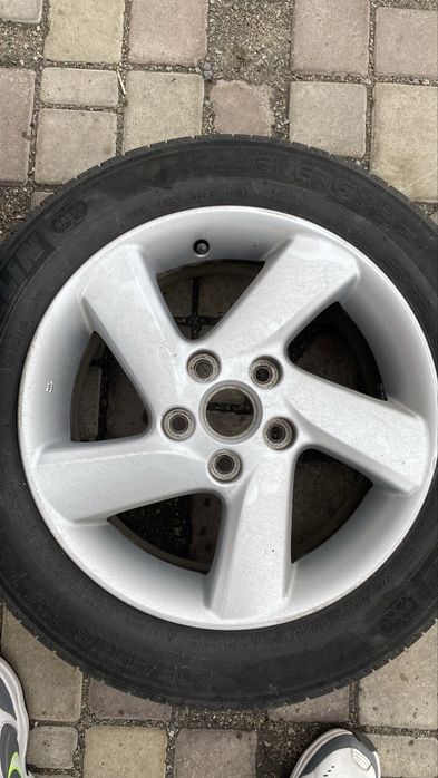 Диски легкосплавні 5*114,3 R 16 на літній гумі