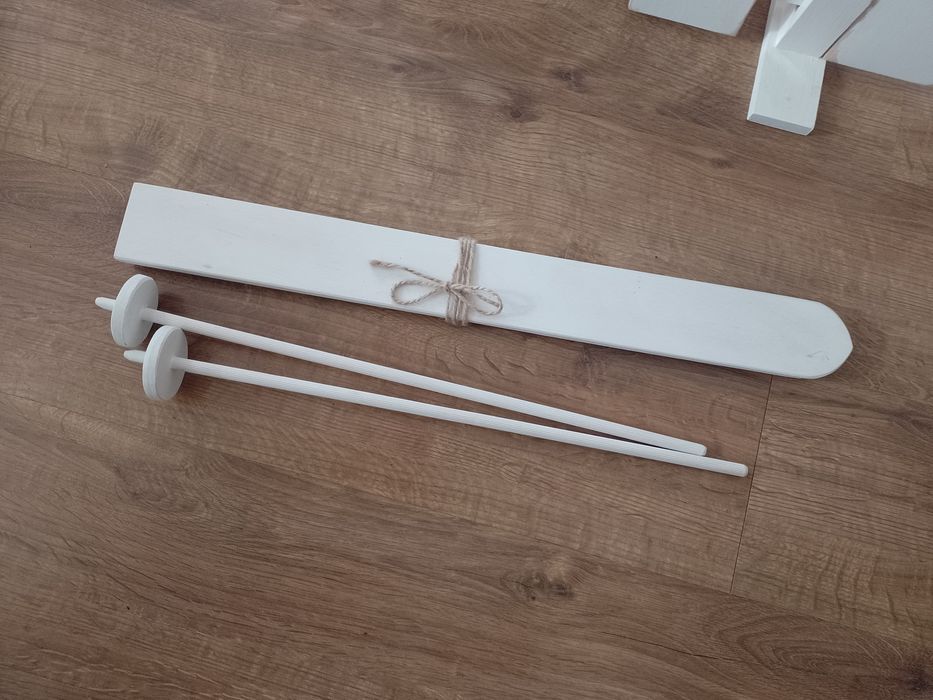 Rekwizyty do sesji zdjęciowej narty