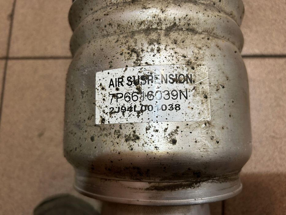 Poduszka Miech Amortyzatora Lewy przód VW Touareg II Porsche…