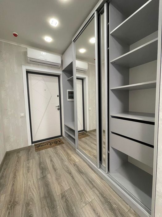 Продам 2 к квартиру ЖК 5й Континент Авторский ремонт