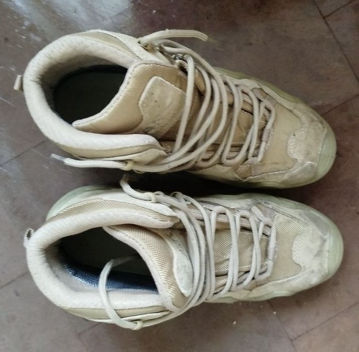 Тактичне взуття LOWA 42й розмір