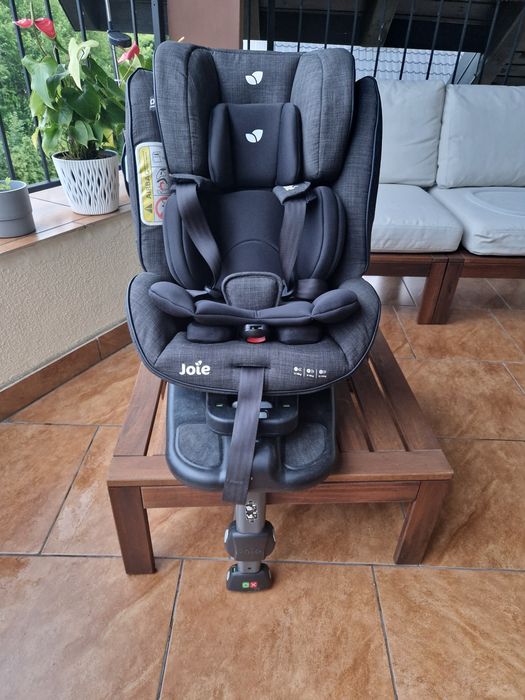 Fotelik samochodowy z bazą isofix