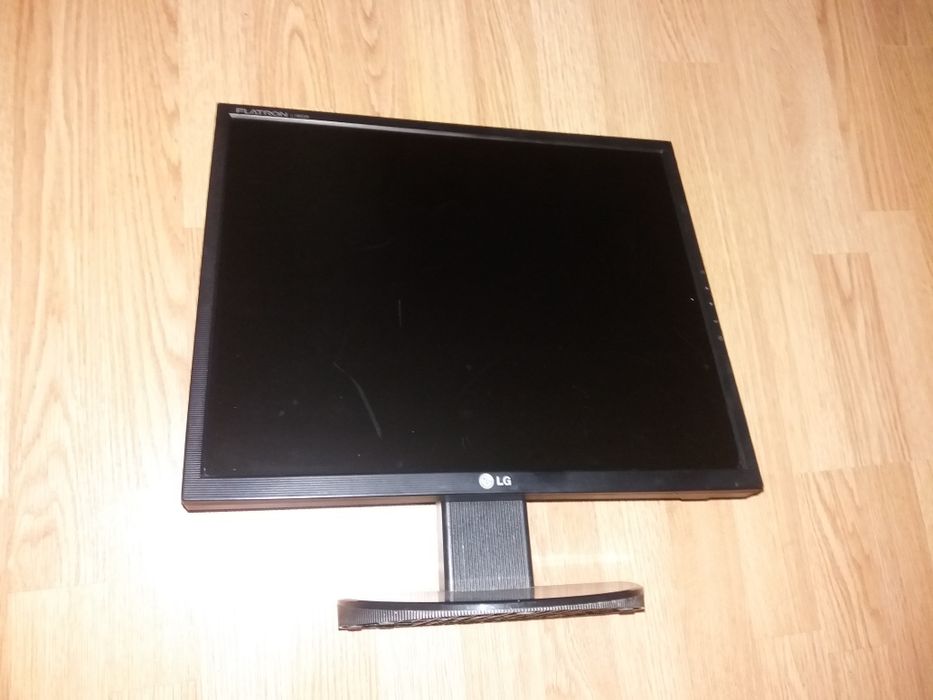 Монітор LG Flatron L1953S

Монітор LG:
Діагональ - 19 дюймів
Cерія - L