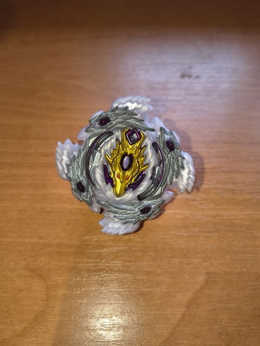 Бейблейд Блуді Луйнор такара томі не сток деталі