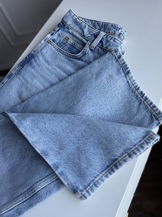 Джинсы светло-голубые средняя посадка ZARA 36