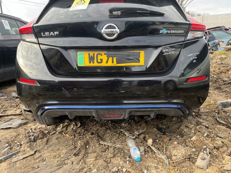 ZDERZAK TYŁ NISSAN LEAF ZE1 II 2 KOLOR Z11