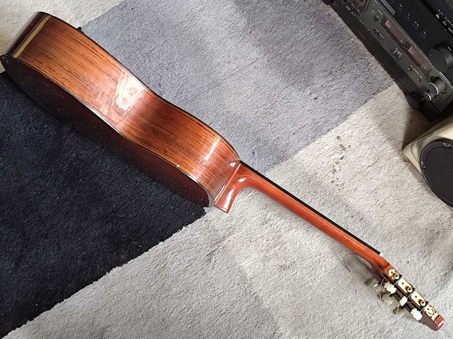 klasyczna gitara Yamaha G 235 made in Taiwan