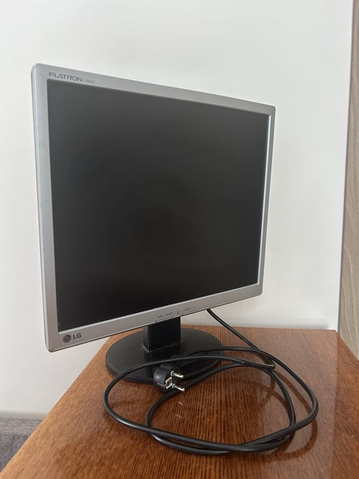 Монітор Lg flatron l1942s, якісний,Робочий!