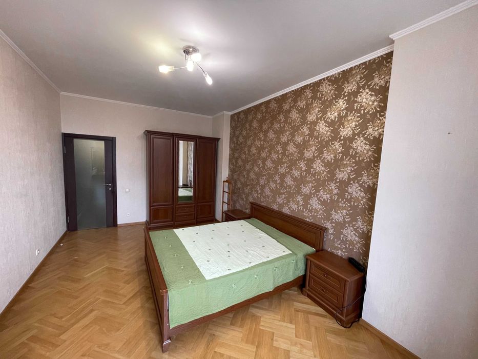 вул .Левка Лук'яненка 21/3