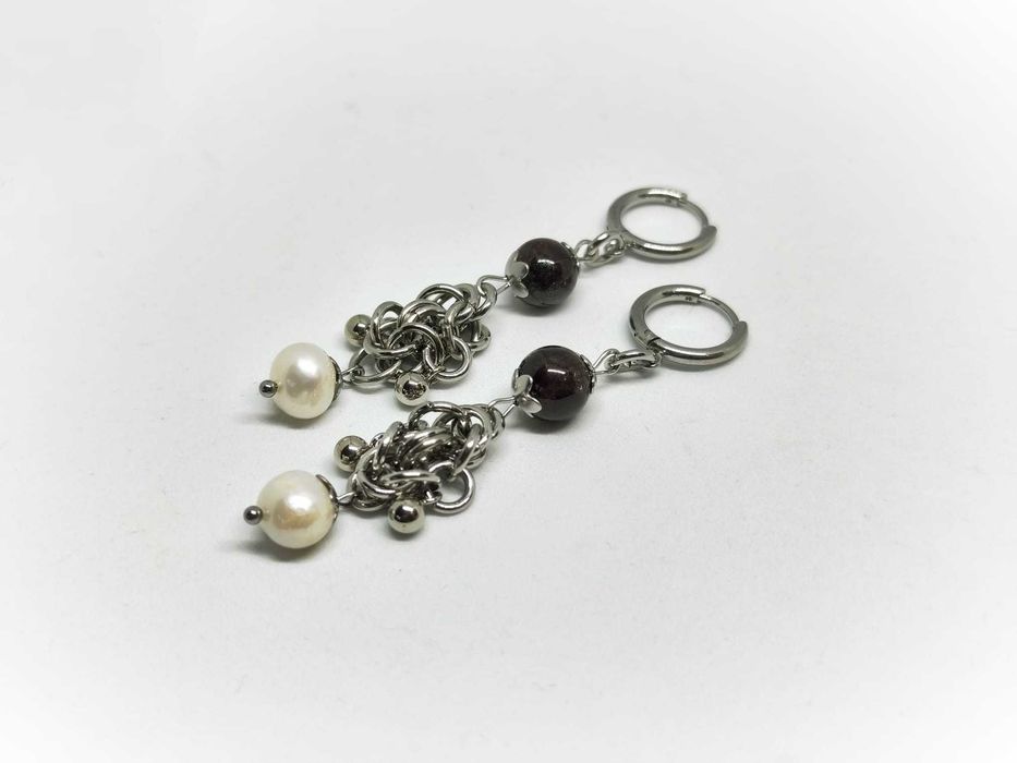 Kolczyki chainmaille granat perłyi stal chirurgiczna gothic witchy