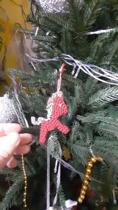 В'язана іграшка символ 2026 брелок чи на ялинку