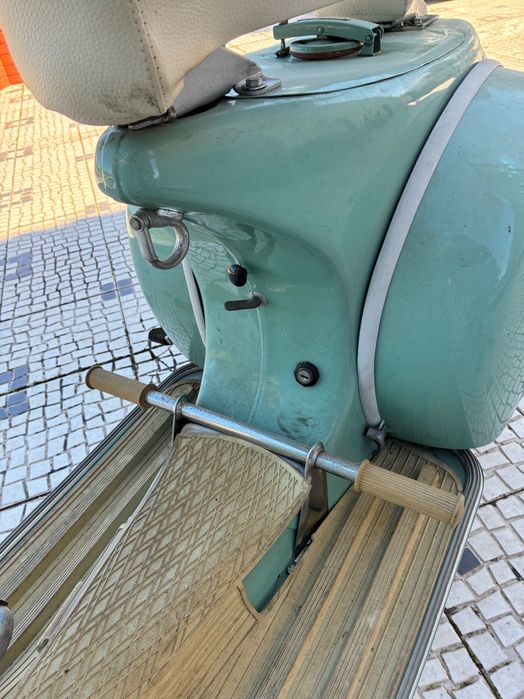 Vespa 125 como nova