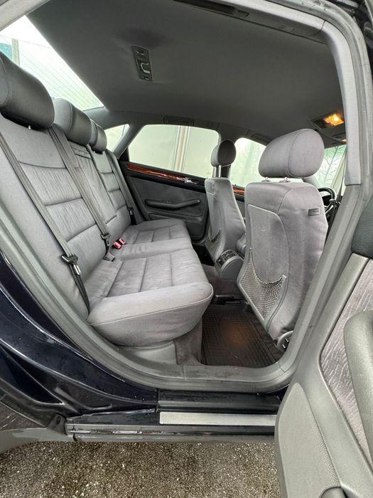 Audi A6 1.8Audi A6 1.8 T a GPL BRC

Vendo Audi A6, está na família des