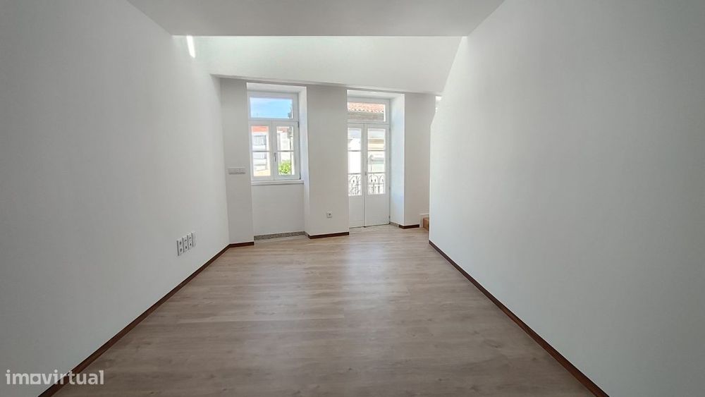 Apartamento T2 Duplex no Centro de Viana do Castelo para arrendar
