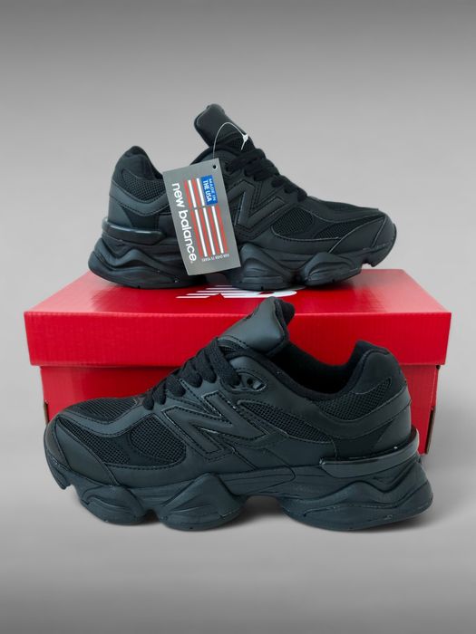 Чоловічі демісезонні кросівки з натуральної шкіри New Balance 9060 Triple Black (41р/44р)