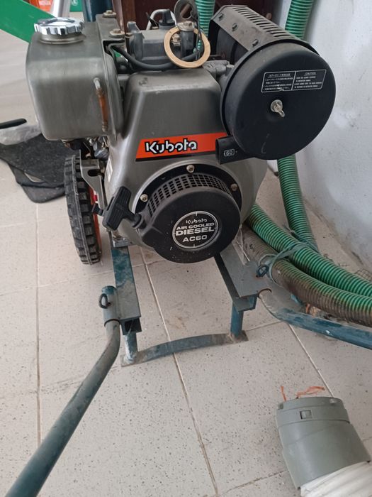 Vendo 1 motor de rega Kubota