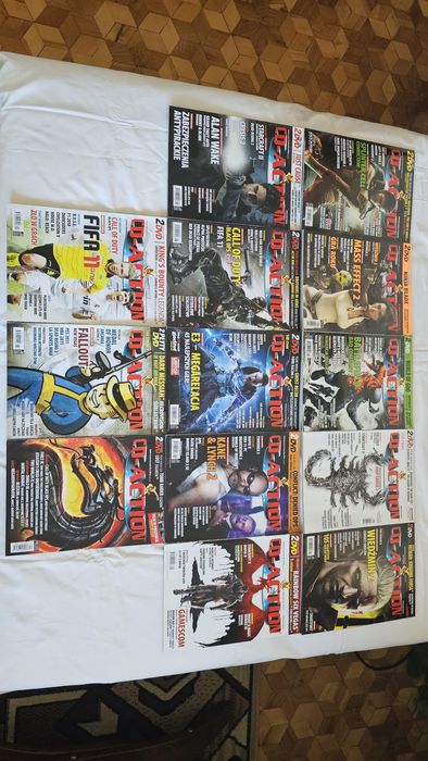 Sprzedam cały rocznik Cd-action z 2010 roku . 13 numerów .