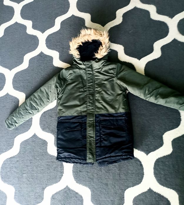 Kurtka zimowa r 158. Dla chłopca 

Bardzo ciepła na polarze w środku.