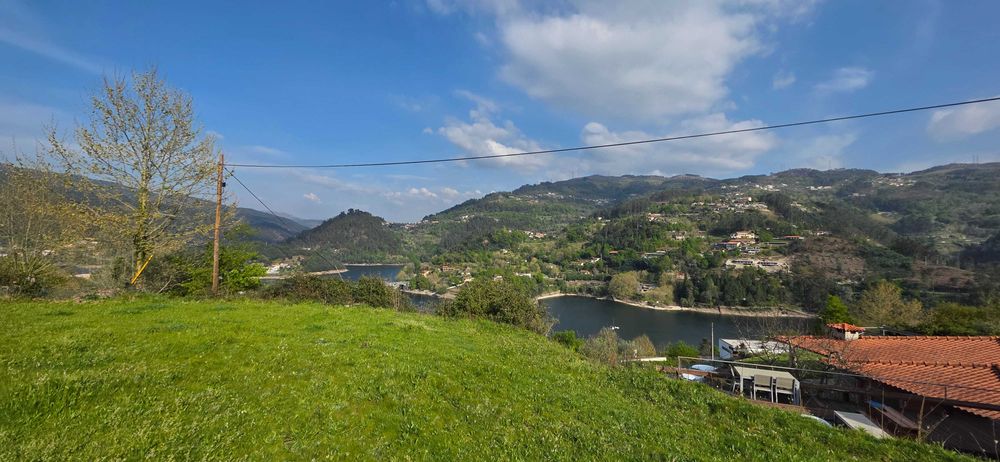 Terreno Urbano em Rio Caldo,  Gerês, c/ Projeto Aprovado