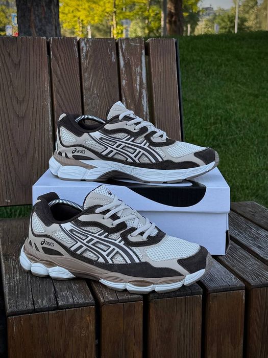 Чоловічі літні Кросівки Asics Gel NYC, світло-коричневі