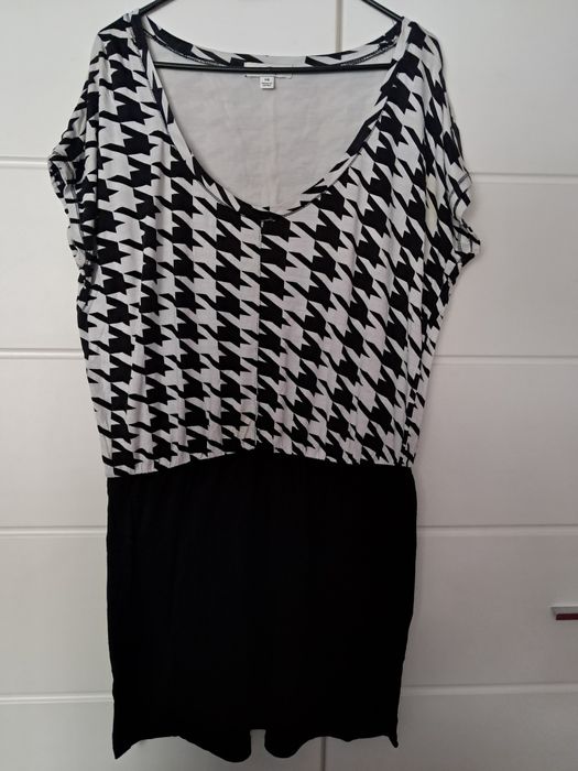 Sukienka czarno biała