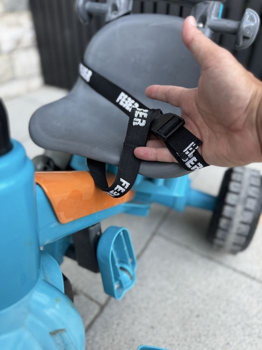 Triciclo a Pedais FEBER – Completo com Acessórios | Usado