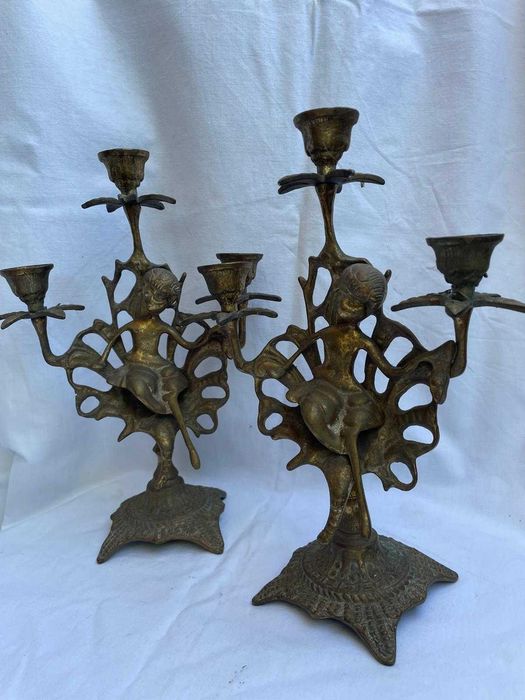 Par de Candelabros Bronze com Figura de Putto/Sereia