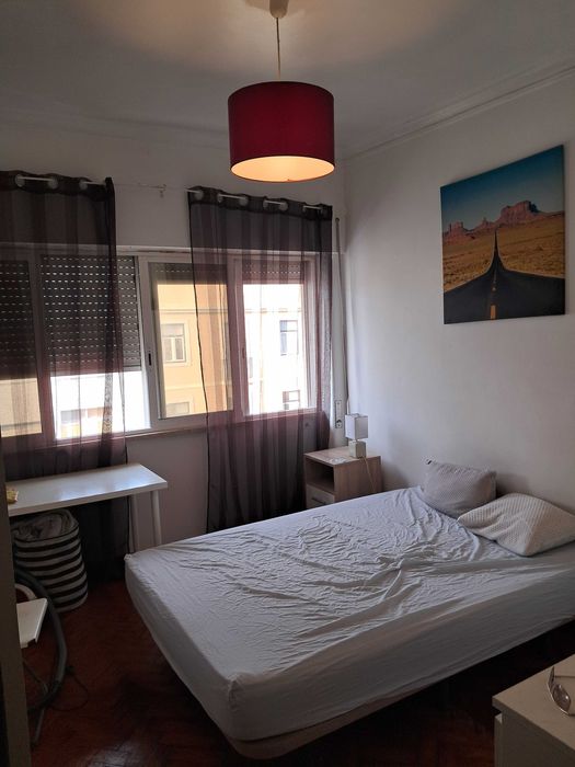 Quartos CASAL em Belém,Centro Lisboa. Entrada IMEDIATA. Aceita pet.