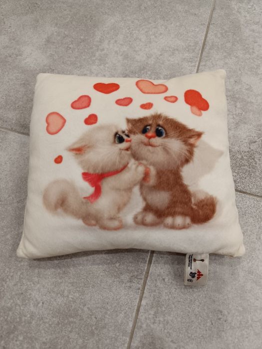 Подушки, наволочки, коврики новогодние, декоративные