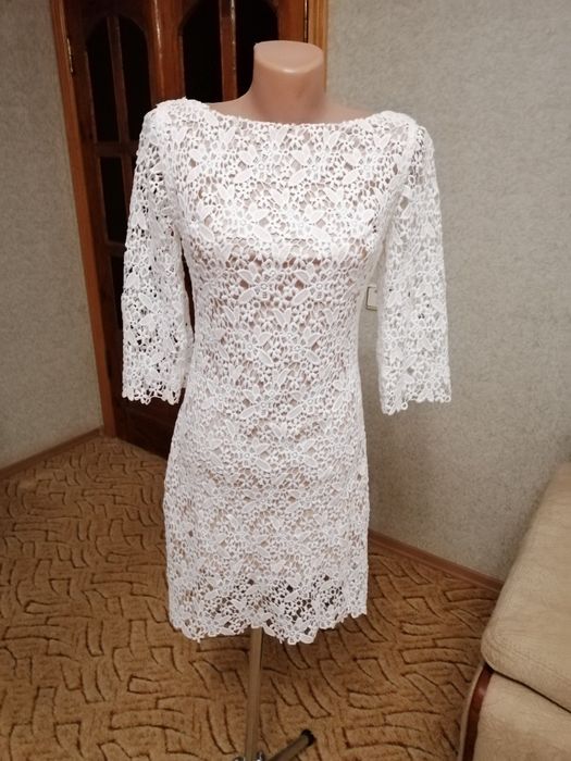 Шикарное белое кружевное платье. S