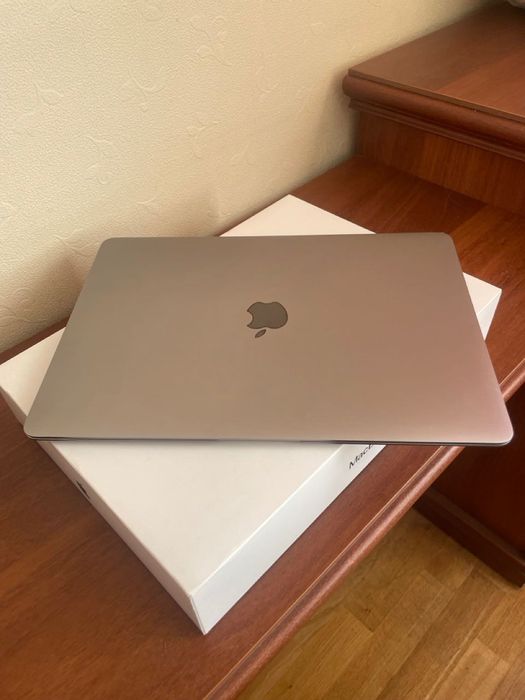 Apple MacBook Air 13" 2018, 8Gb/256Gb Space Gray