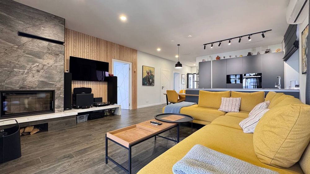 Будинок з дизайнерським ремонтом. Тепла підлога по всій площі! 42300