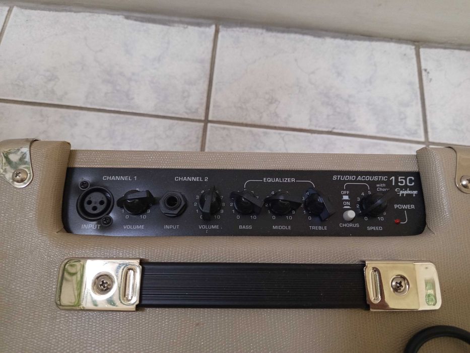 Amplificador de guitarra acústica Epiphone Studio Acoustic 15C